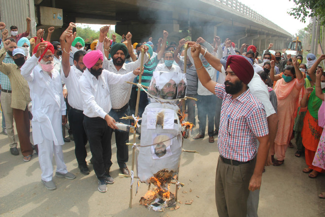 Staff protest ‘auction’ of thermal plant land in Bathinda