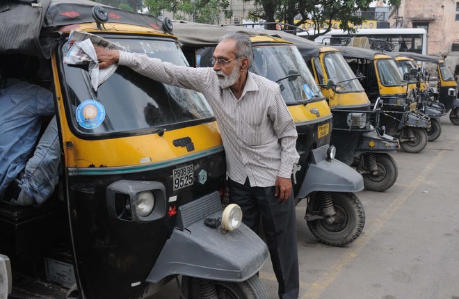 Fuel price hike: More  pain for auto-rickshaw drivers
