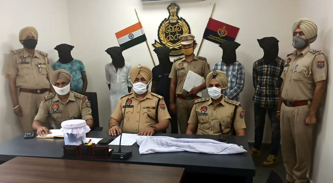 Gang of robbers busted, 6 arrested