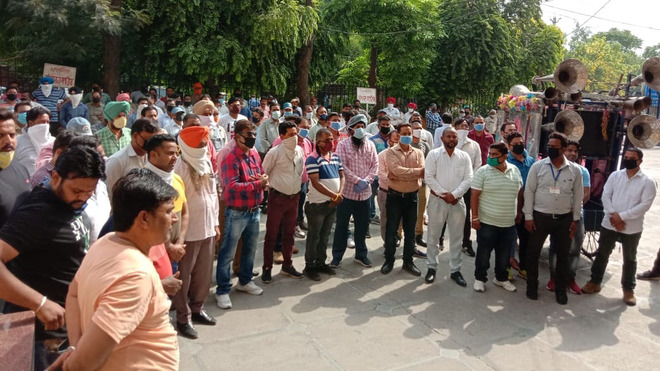 Ludhiana MC staff hold protest