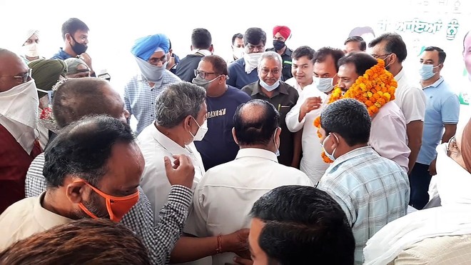 No social distancing at market committee event in Hoshiarpur