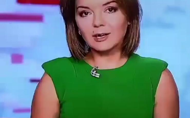 Ukrainian news anchor's front tooth falls on live TV, she holds it, continues speaking; watch video