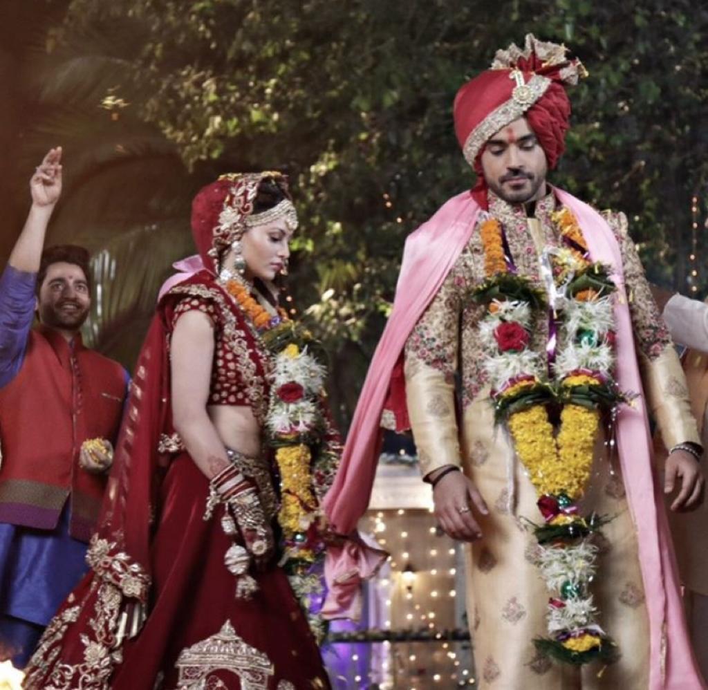 Urvashi Rautela's wedding picture with Gautam Gulati shock fans; did they really get married?