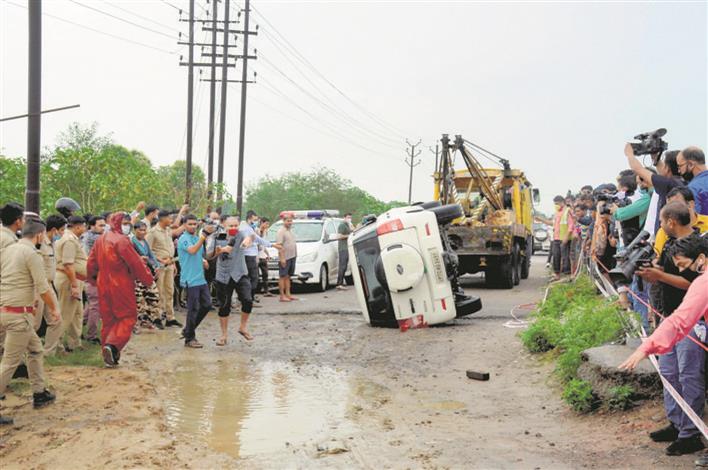 Dubey killed in dubious encounter near Kanpur