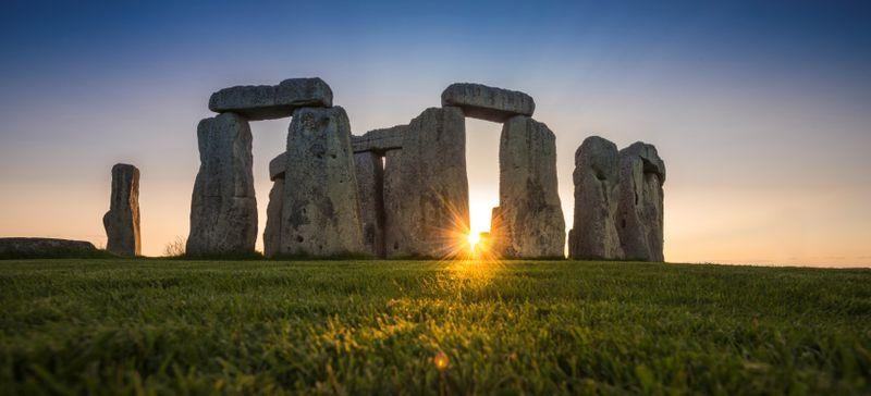 Scientists solve mystery of the origin of Stonehenge megaliths : The ...