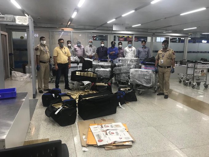 13 Indian passengers found carrying Rs 66 lakh worth of cigarette sticks; arrested at Delhi airport