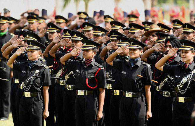 SC gives Centre a month's time for giving permanent commission to women officers in Army
