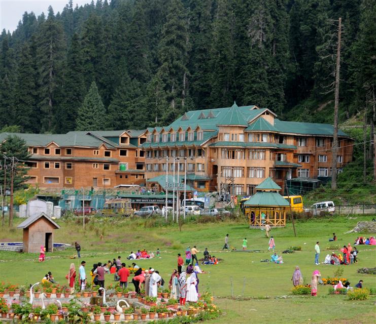 J-K reopens tourism sector, to allow those coming by air from July 14
