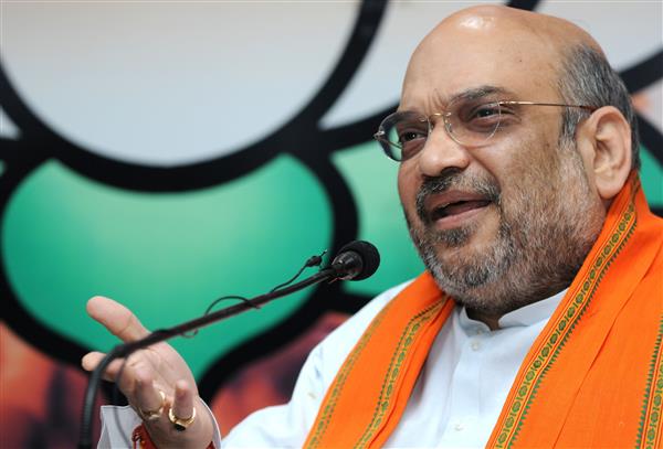 Home Minister Amit Shah meets delegation of Pak Hindus