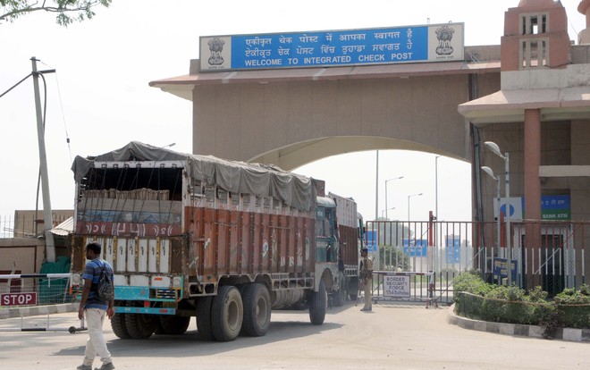 India-Afghan trade resumes, gets tepid response