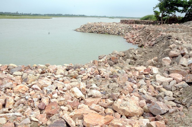 Flood-prevention repairs along Yamuna incomplete