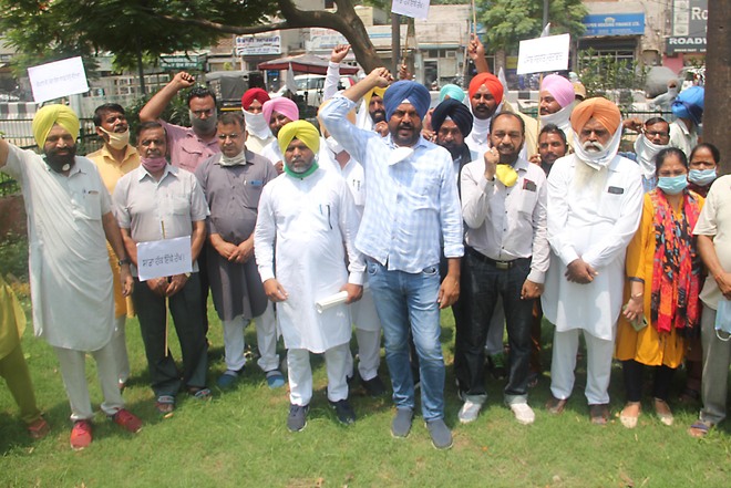 AAP, SAD up ante with regular protests