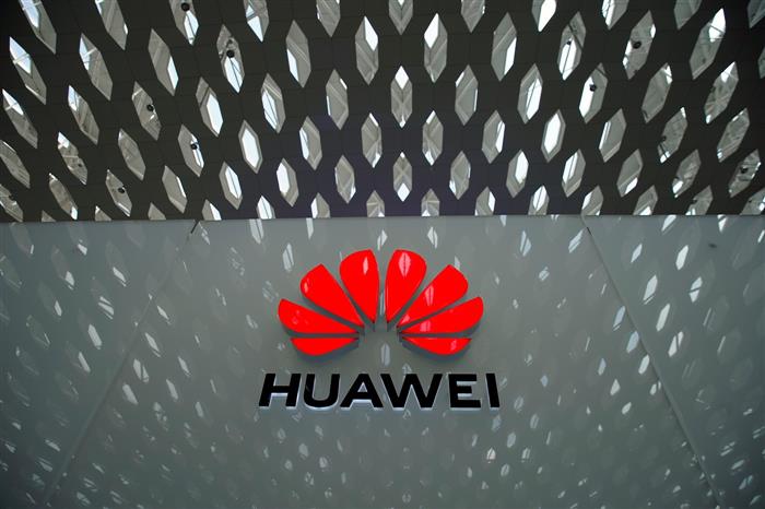 Huawei patents smartphone with all-screen fingerprint unlock tech