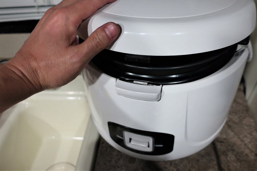 Electric cooker an easy way to sanitize N95 masks