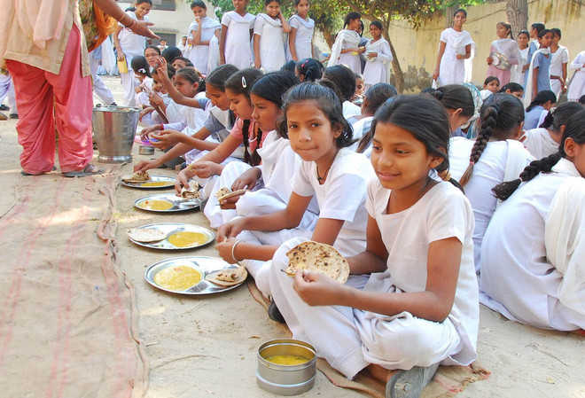 New Education Policy: Breakfast for school children besides mid-day meals