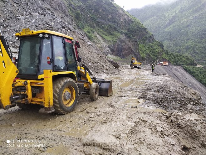 Jammu-Srinagar national highway remains closed for 2nd day