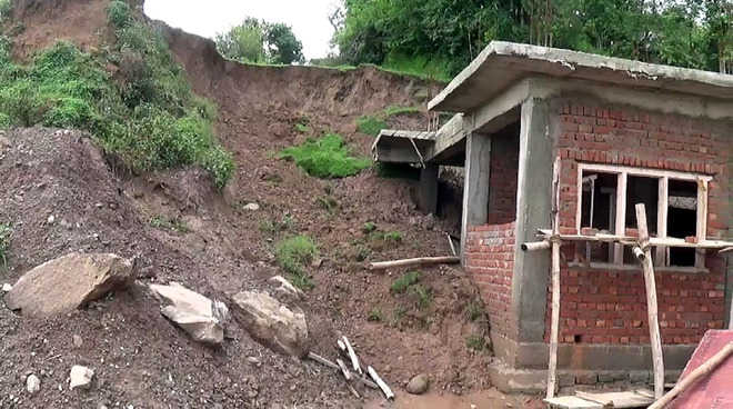 Landslide ravages 4 houses