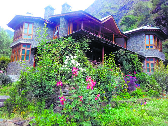 Hotels, homestays go without takers in Kullu, Manali