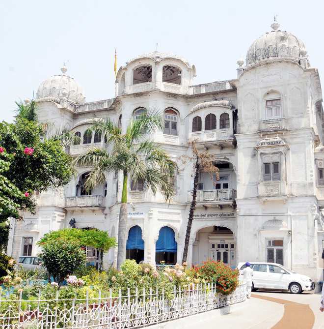 In solidarity with farmers, SGPC to shut offices today