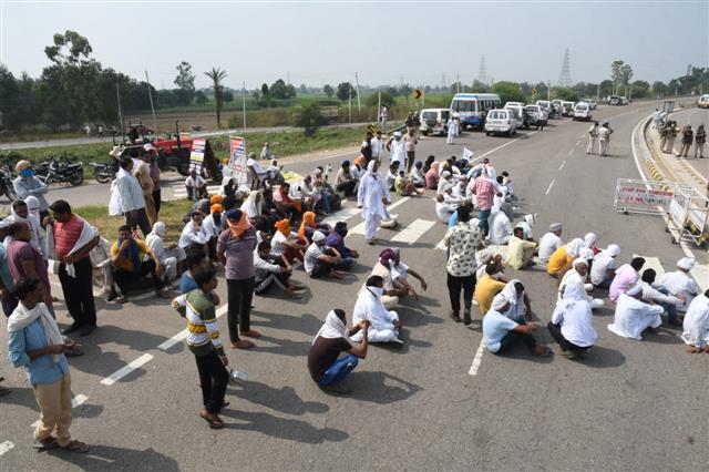 Massive traffic jams at Kharar, Zirakpur, Dera Bassi due to protest over farmers Bills