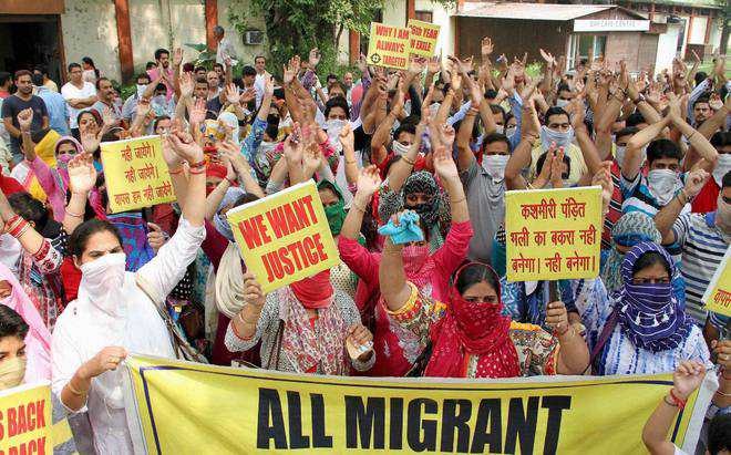 Kashmiri Pandits protest; leader starts fast-unto-death, says 'punishing' of non-migrants in J-K