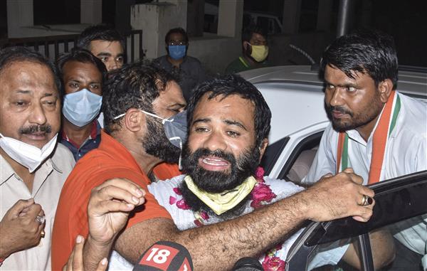 Out from jail, Dr Kafeel Khan likens Yogi govt to a stubborn child, fears he may be framed in another case