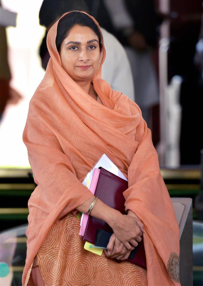 President accepts Harsimrat's resignation; Tomar gets additional charge of her ministry
