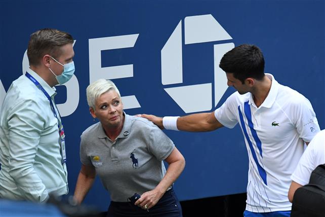 Djokovic out of US Open after hitting line judge with ball