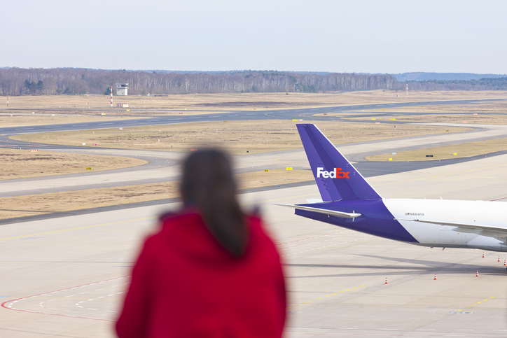 FedEx packages may soon be delivered by self-flying planes