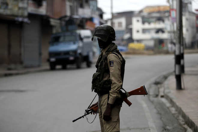 Militants hurl grenade at security forces’ camp in J-K’s Pulwama, no damage caused