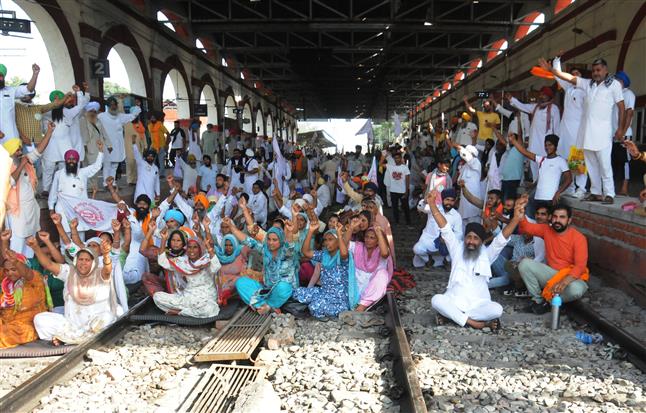 Farmer protest: Railways cancels 14 trains on September 27