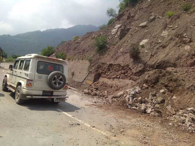 Shoddy road work in Solan leads to erosion of arable land