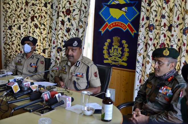 Top Lashkar commander killed in Samboora gunfight