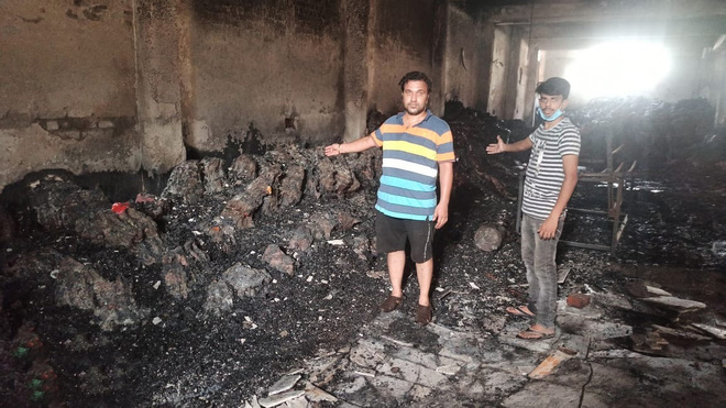 Goods worth lakhs destroyed in fire at mill on Tajpur Road