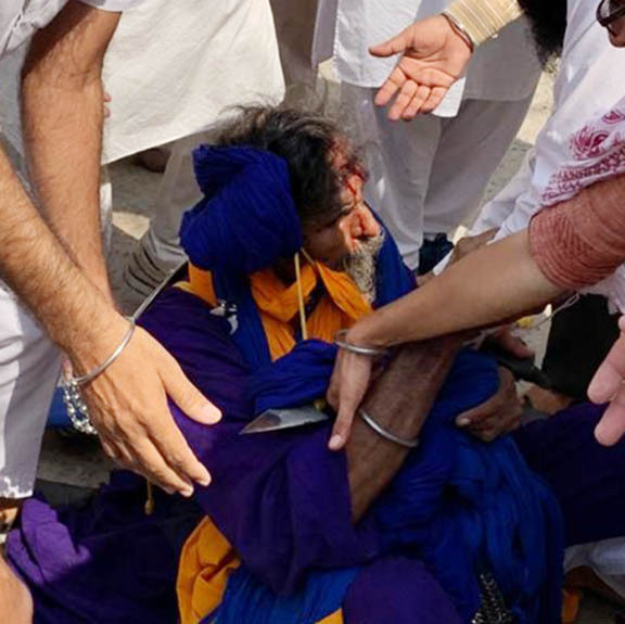 SGPC men clash with protesters over missing ‘saroops’, many hurt