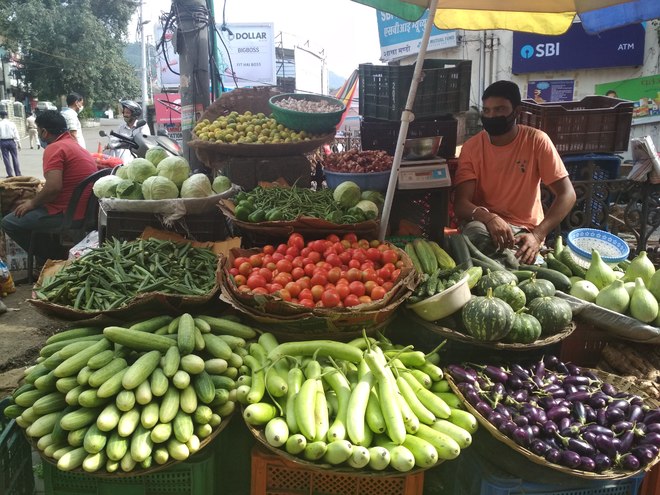 Soaring veggie prices hit kitchen budget in Mandi
