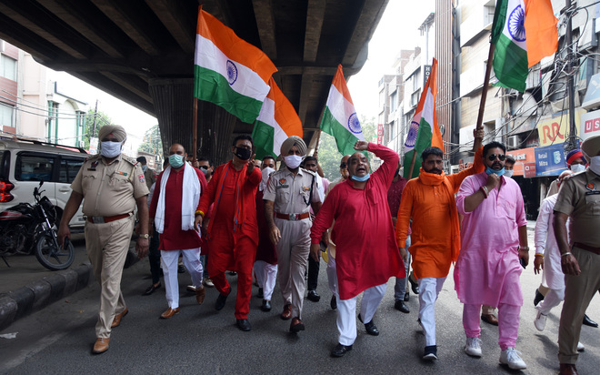 Shiv Sena takes out march  against Pannu’s rail roko call