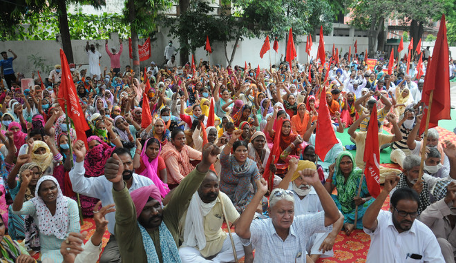 Labour unions protest, demand loan waiver in Jalandhar