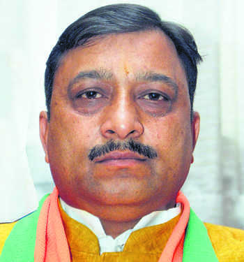 Suresh Kashyap flays Congress for foul remarks against Anurag Thakur