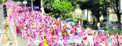 ASHA workers demand hike in salary, protest for hours
