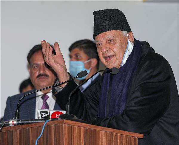Farooq Abdullah says ‘can’t even kiss my wife’ because of pandemic, leaves audience in splits