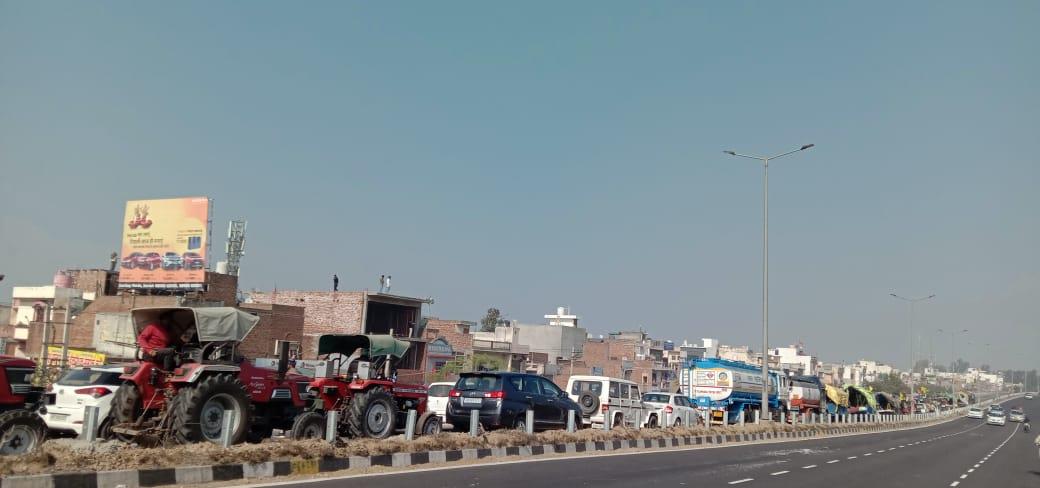 Delhi violence: Traffic smooth on NH-44 after brief snarls as several farmers turn back home