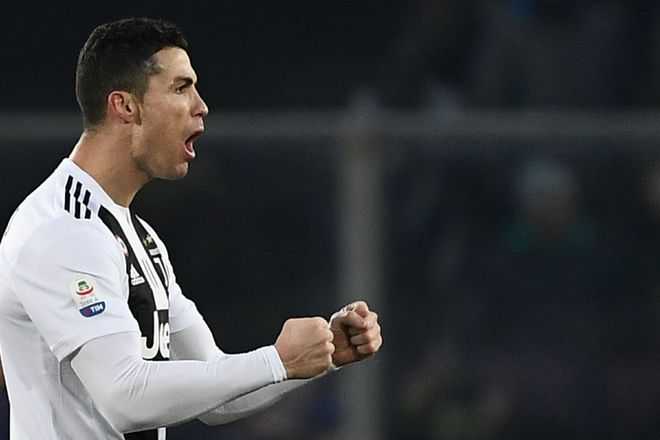 Ronaldo becomes top goalscorer in football history