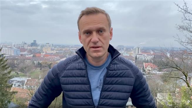 Russia prison agency warns Navalny he faces immediate arrest