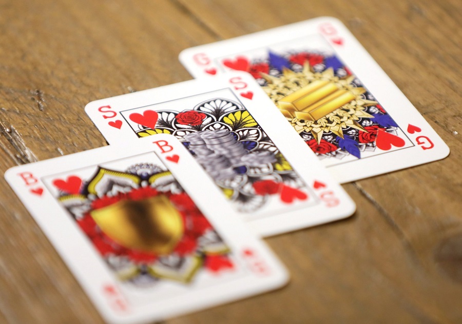 King toppled from throne by gender-neutral card deck