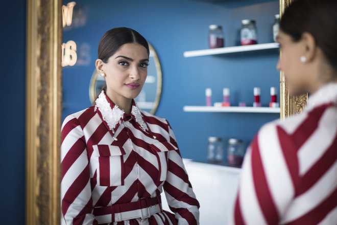 Sonam Kapoor welcomes 2021 with 'love of her life', reveals New Year plans