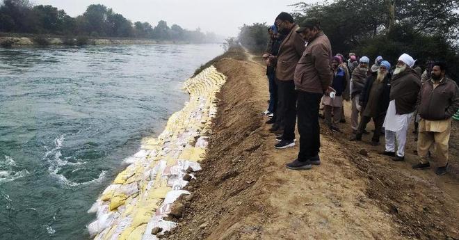 Soil erosion triggers fear of canal breach in Fatehgarh Sahib