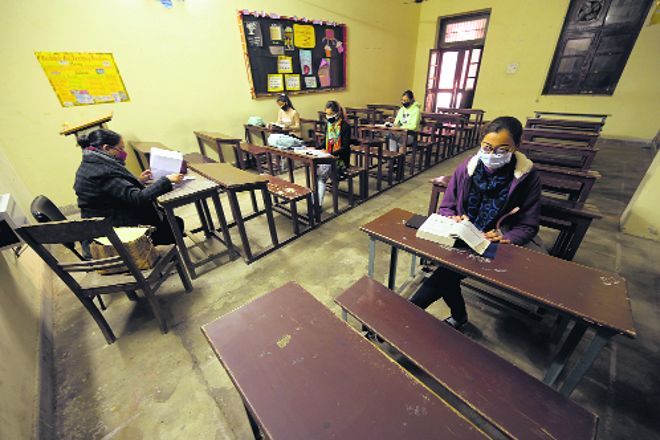 Colleges reopen to low attendance