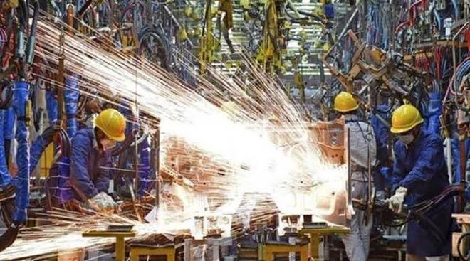 Factory output shrinks 1.9% in Nov, enters negative zone after 2 months