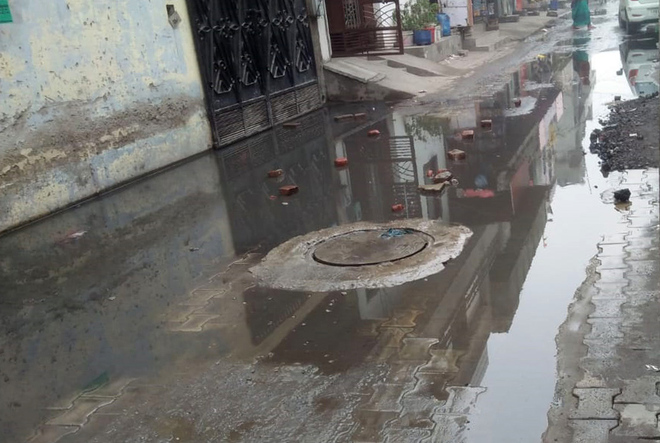 Unsanitary conditions haunt residents at Kailash Nagar